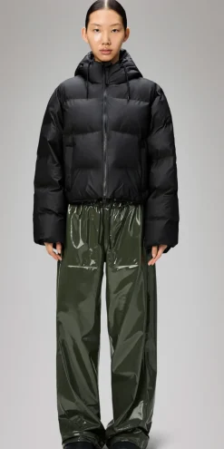 Alta Short Puffer Jacket in Black