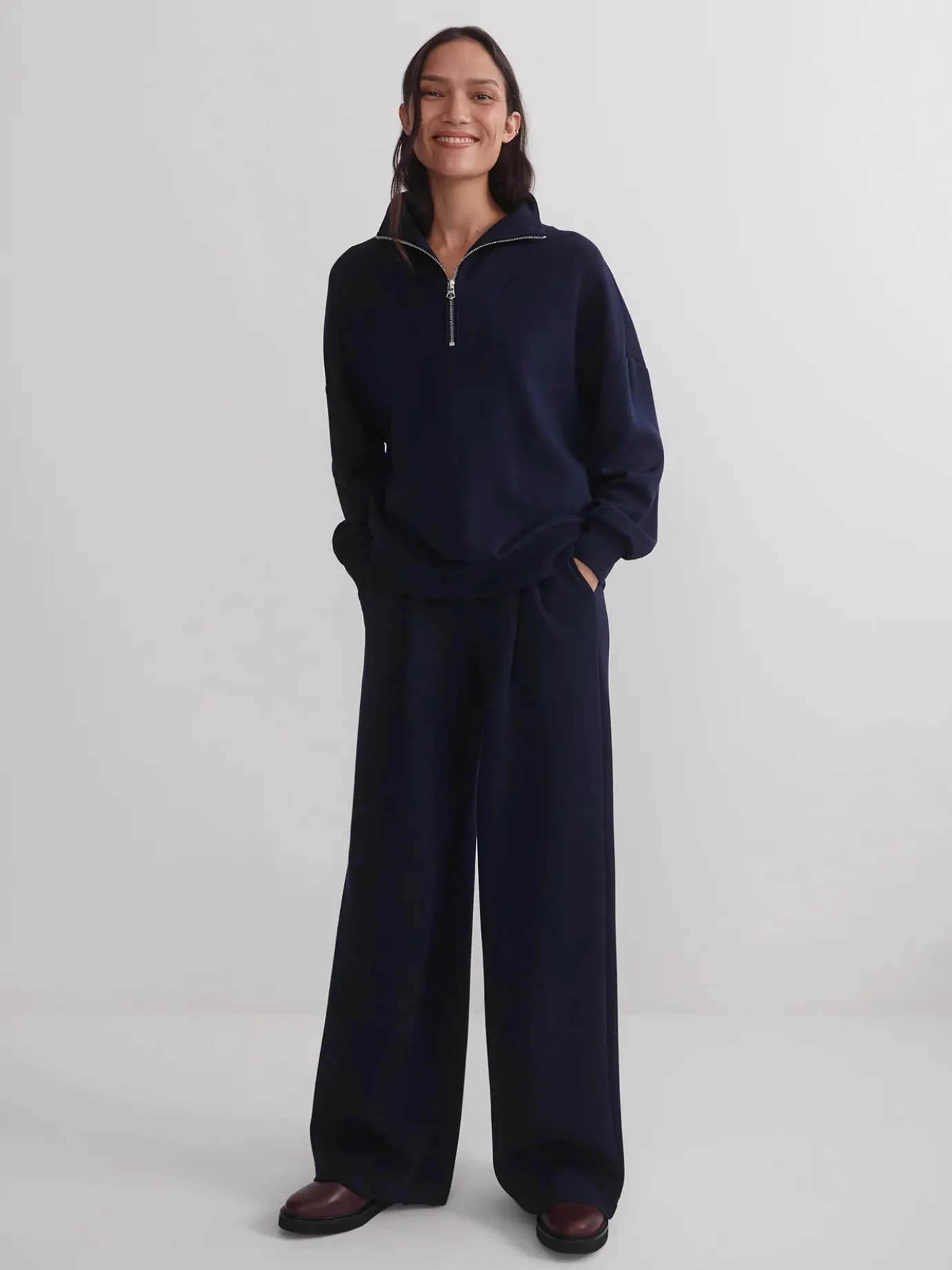 Black Extra Wide Leg Pant 32"