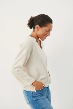 Hellin White Cap Cream V Neck Cahsmere Sweater