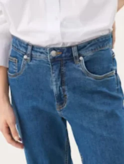 Judy Straight Cut Jeans