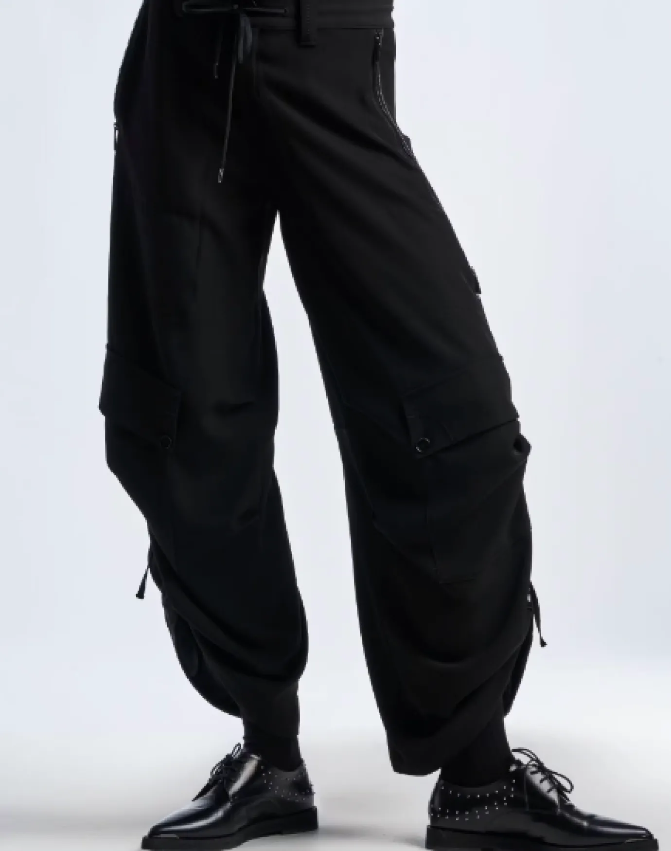 Outgoing Parachute Pants Black Tech Matte Satin