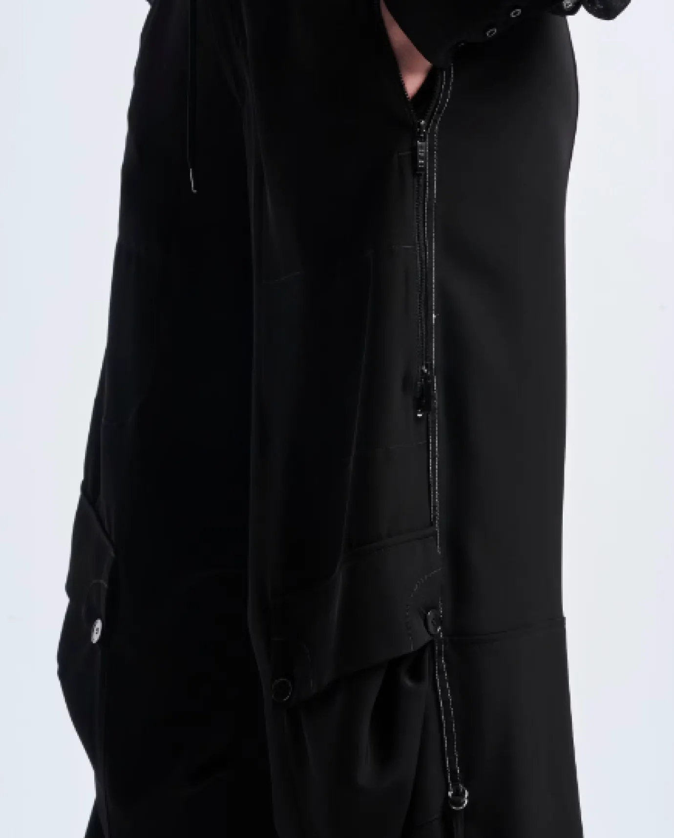 Outgoing Parachute Pants Black Tech Matte Satin